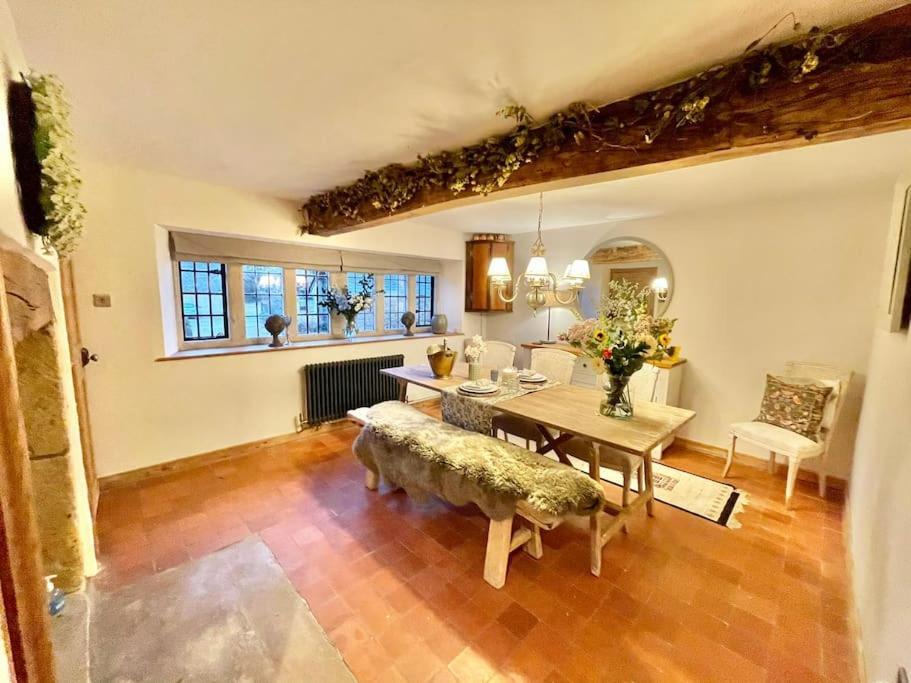 Fordview Cottage Is Full Of Cotwolds Charm 어퍼슬로터 외부 사진