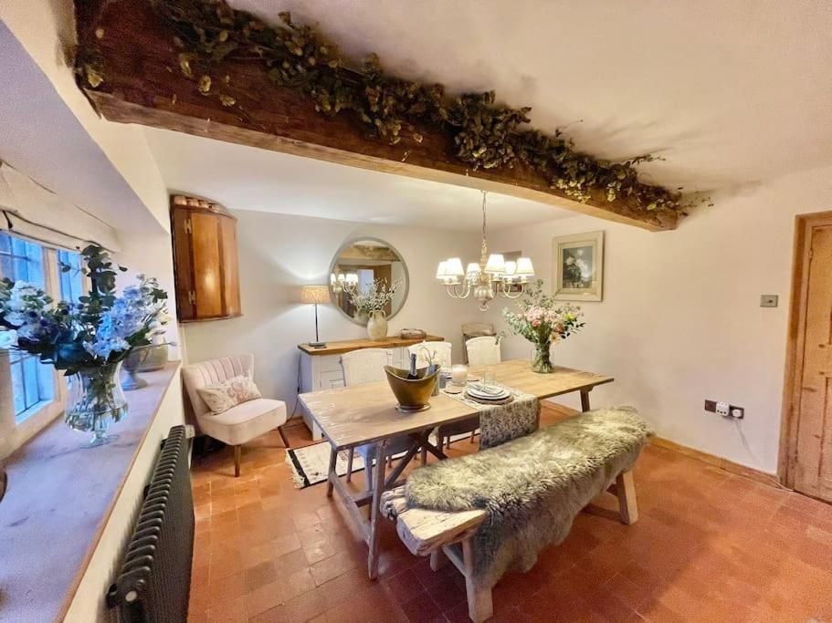 Fordview Cottage Is Full Of Cotwolds Charm 어퍼슬로터 외부 사진