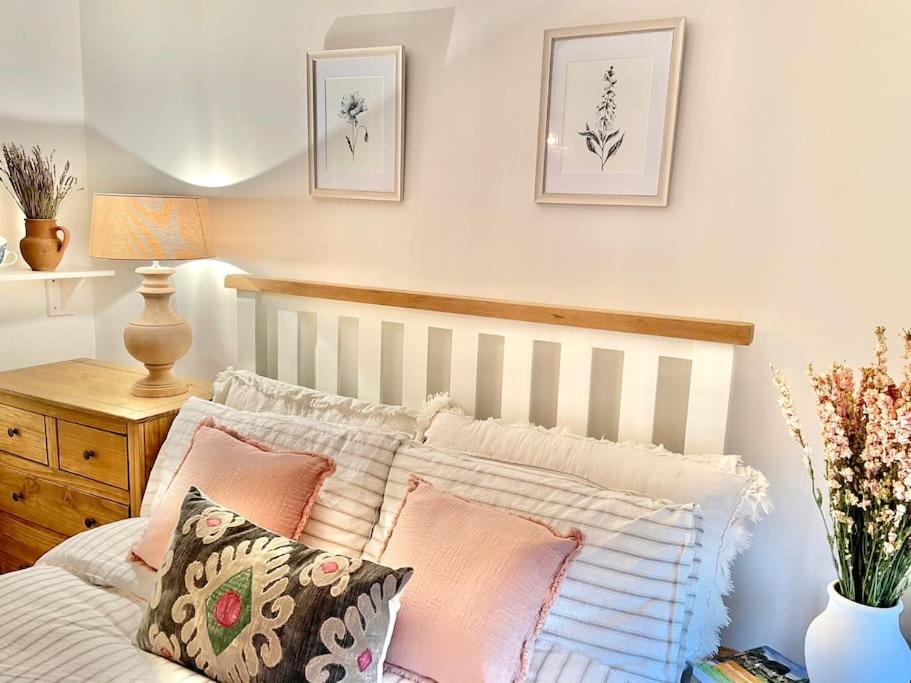 Fordview Cottage Is Full Of Cotwolds Charm 어퍼슬로터 외부 사진
