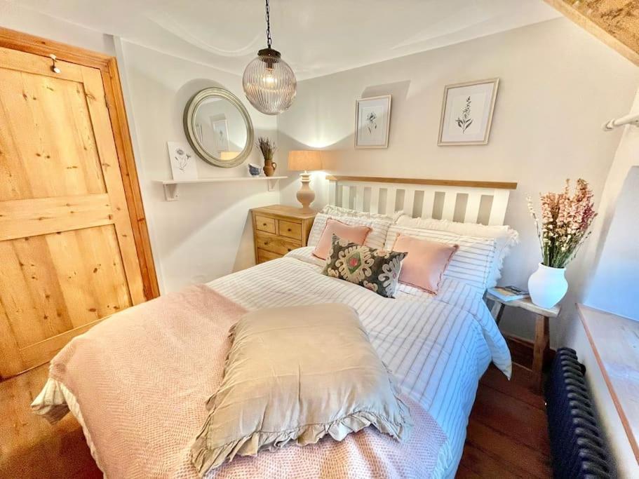 Fordview Cottage Is Full Of Cotwolds Charm 어퍼슬로터 외부 사진