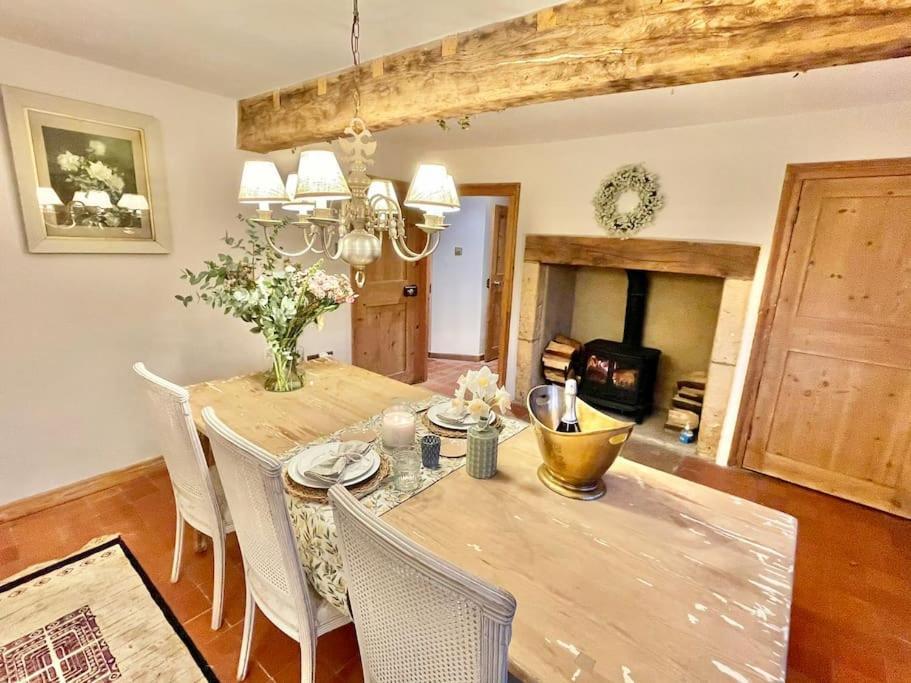 Fordview Cottage Is Full Of Cotwolds Charm 어퍼슬로터 외부 사진